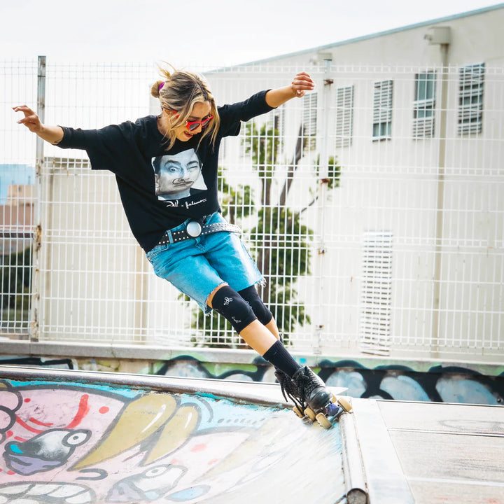 Barbie Patin roller skating in the skatepark