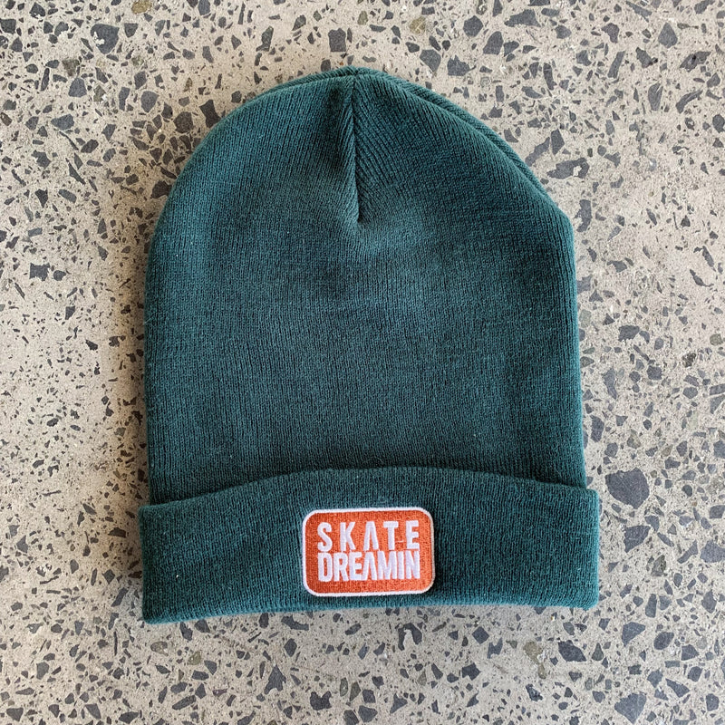 Looking for the perfect winter accessory? Choose the RollerFit Skate Dreamin beanie.