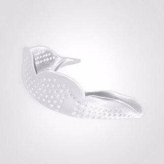 Sisu 1.6 Aero mouth guard in white.
